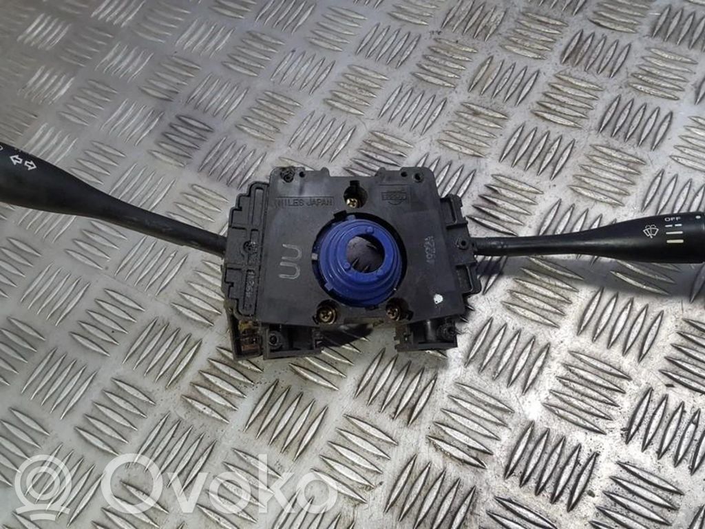 Nissan Almera Commodo, commande essuie-glace/phare