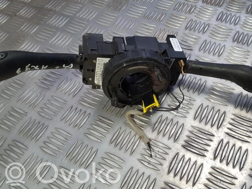 Volkswagen PASSAT B5.5 Leva/interruttore dell’indicatore di direzione e tergicristallo