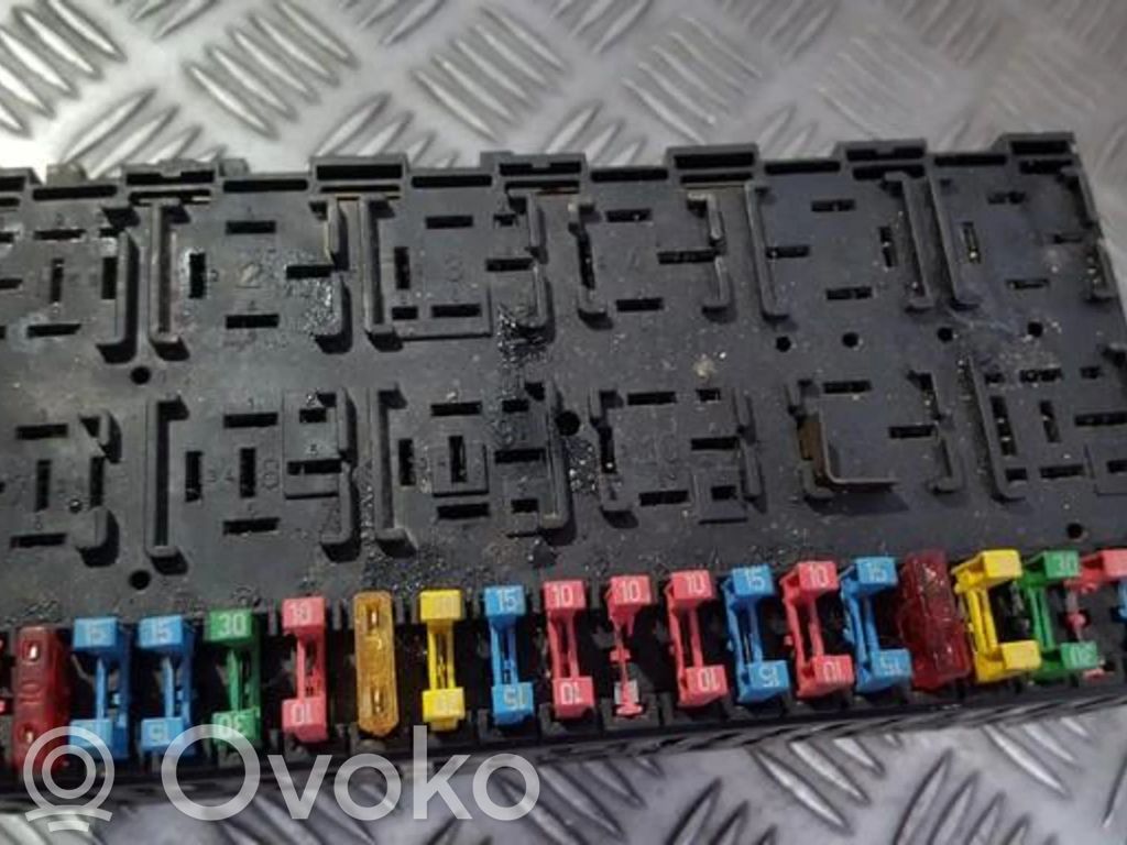Volkswagen PASSAT B3 Set cutie siguranțe 