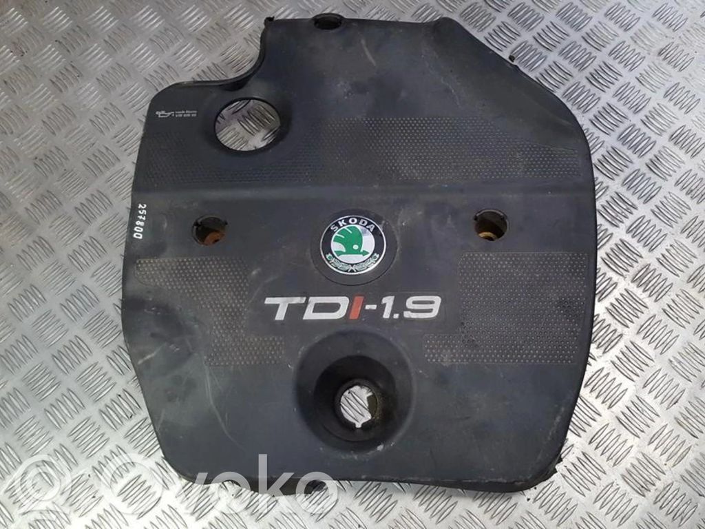 Skoda Octavia Mk1 (1U) Couvercle cache moteur