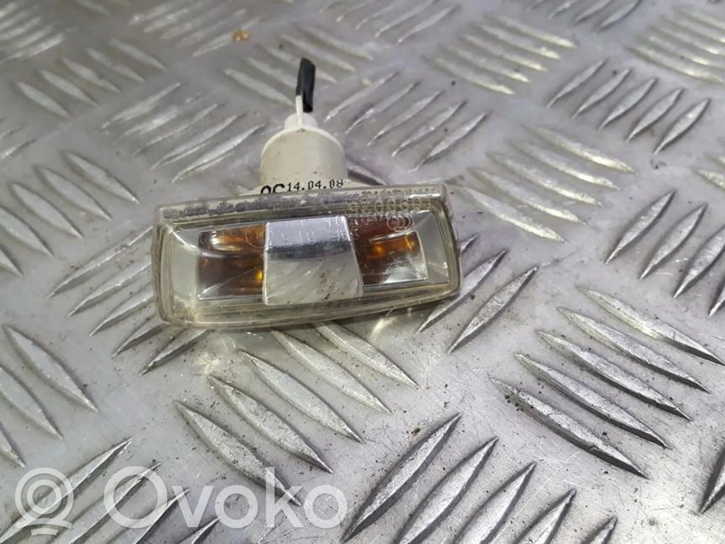 Opel Corsa D Semnalizator bară față 