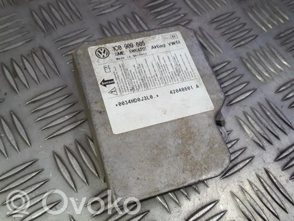 Audi 80 90 S2 B4 Airbagsteuergerät 