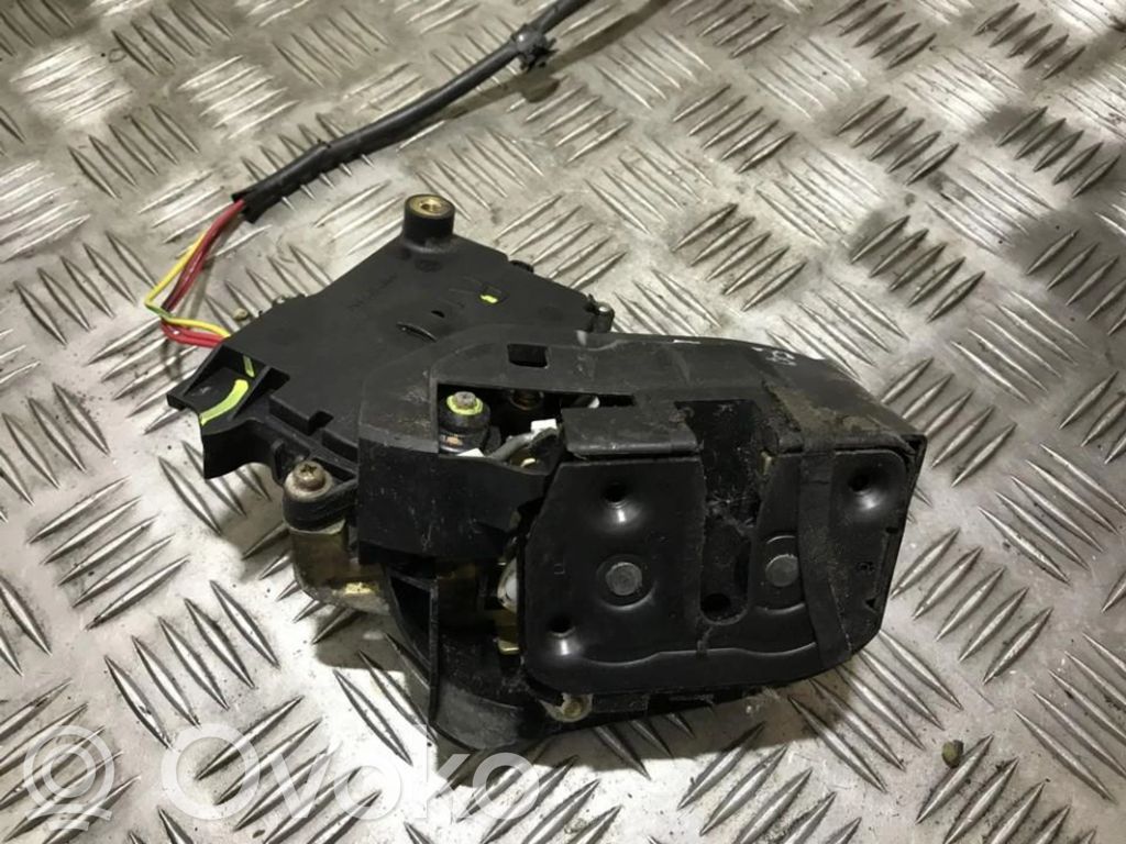 Mazda 323 F Türschloss vorne 
