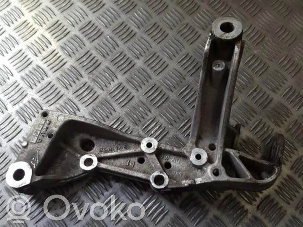 Volkswagen Golf V Braccio di controllo sospensione anteriore inferiore/braccio oscillante