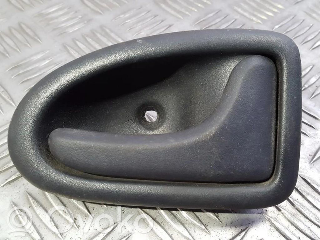 Manecilla interna puerta delantera   7700432708,7700432708