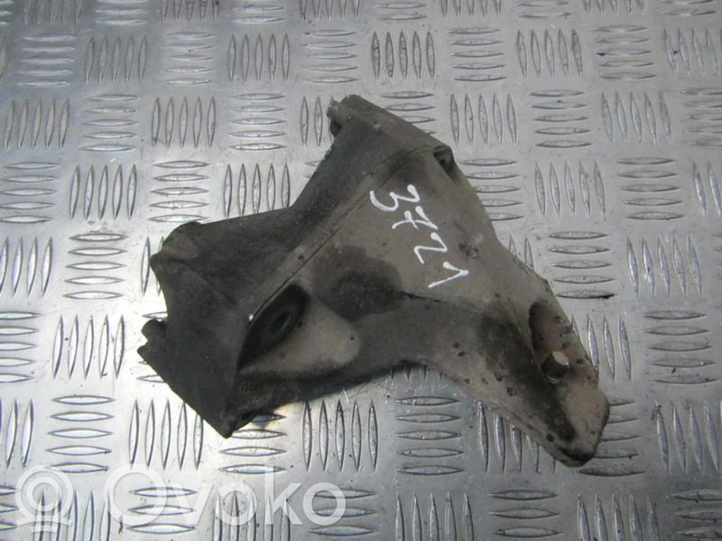 Opel Vectra B Engine mounting bracket 
