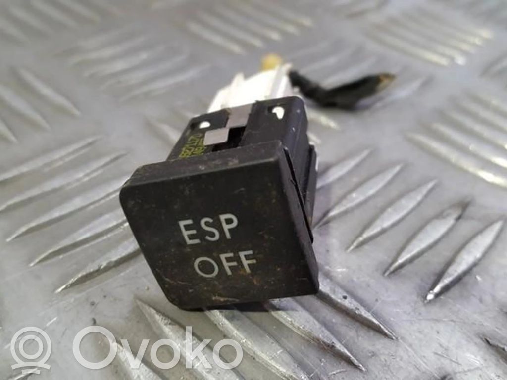 Bouton interrupteur programme de stabilité ESP   1K0927117D,1K0927117D