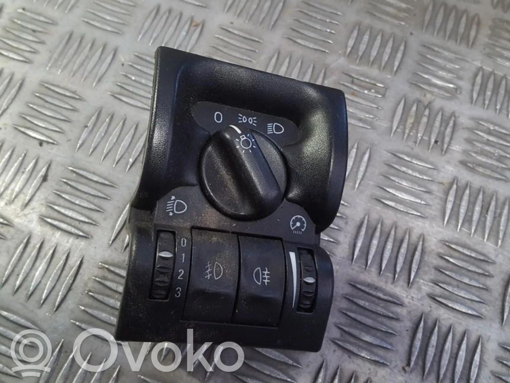 Valokatkaisija   90504968,90569814,90504968,90569814