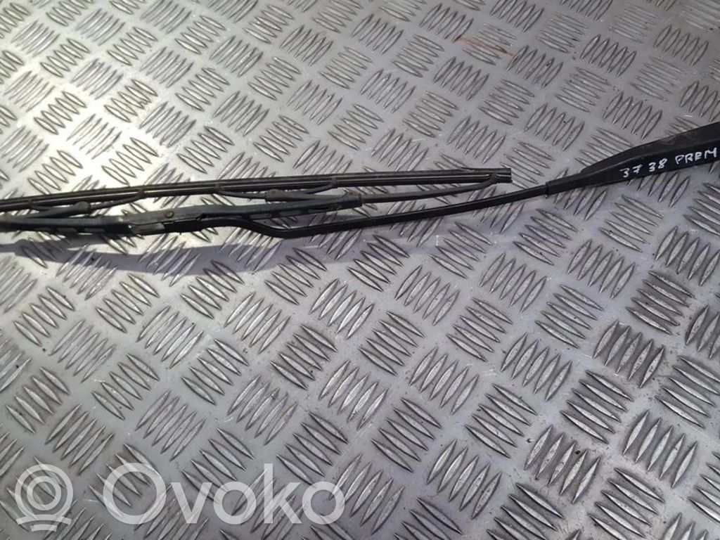 Nissan Primera Ramię wycieraczki szyby przedniej / czołowej