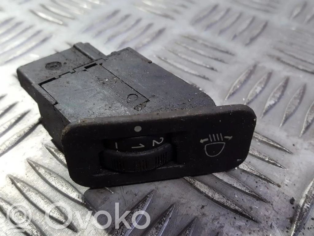 Peugeot 206 Interruttore di regolazione livello altezza dei fari 