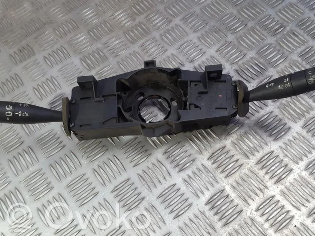 Peugeot 206 Leva/interruttore dell’indicatore di direzione e tergicristallo 