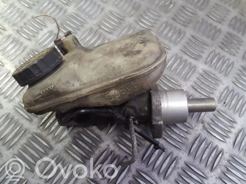 Peugeot 306 Pääjarrusylinteri 