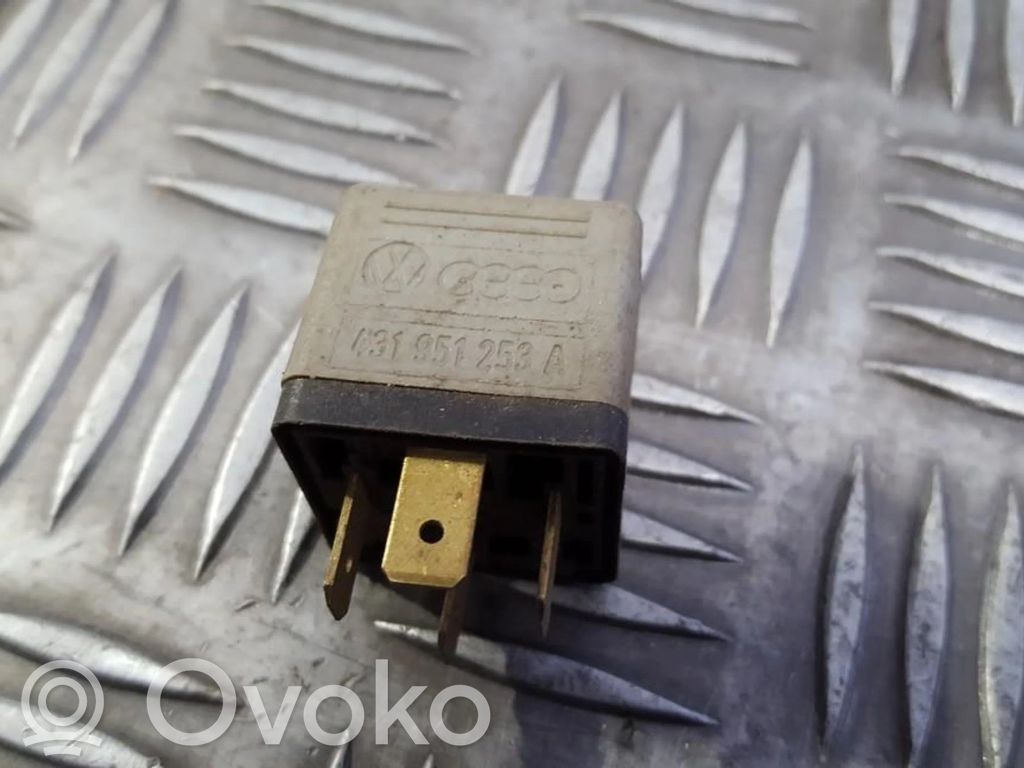 Audi 80 90 B2 Muu rele 