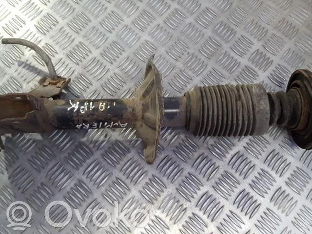 Nissan Almera N16 Stoßdämpfer vorne 