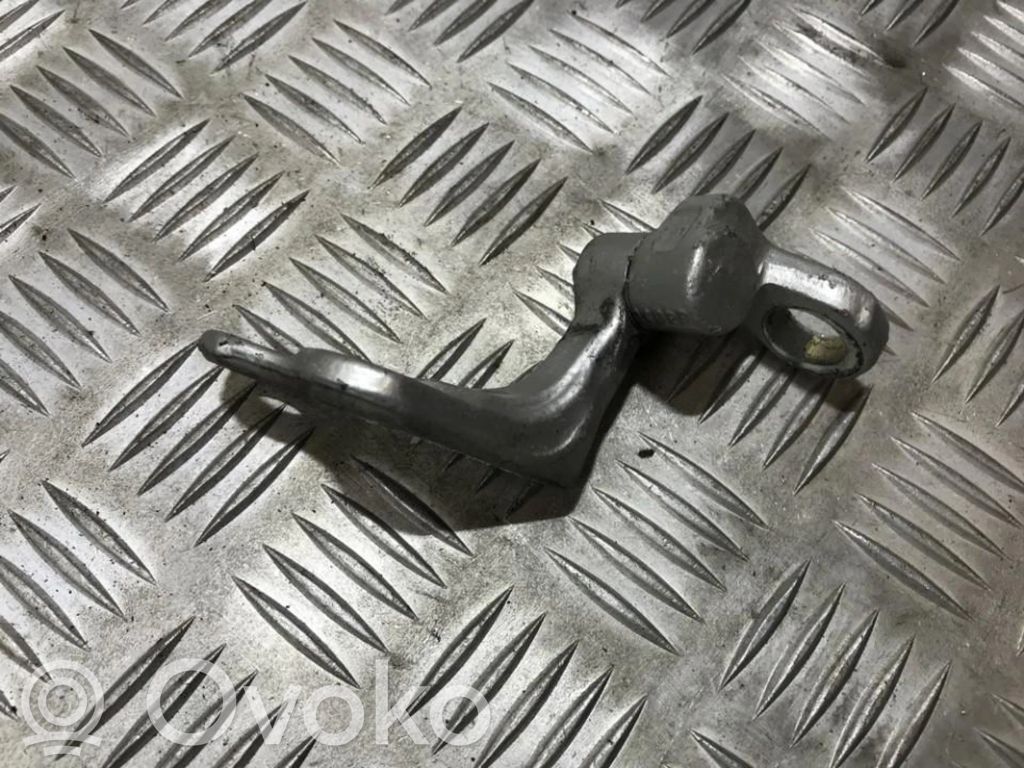 Bisagra inferior de la puerta trasera   3M5126800A,3M5126800A,3M5126800A,3M5126800A