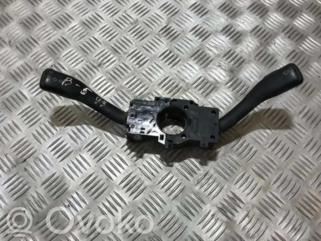 Volkswagen PASSAT B5 Leva/interruttore dell’indicatore di direzione e tergicristallo