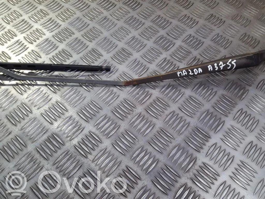 Mazda 323 F Wischerarm vorne 