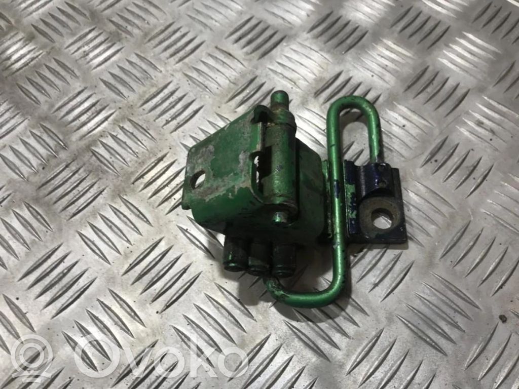 Etuoven yläsarana   8E0331412B,8E0331412B