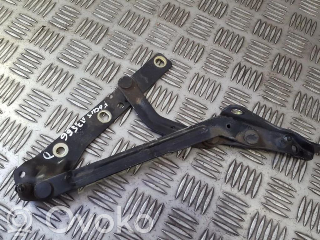 Ford Focus Tailgate/trunk/boot hinge 