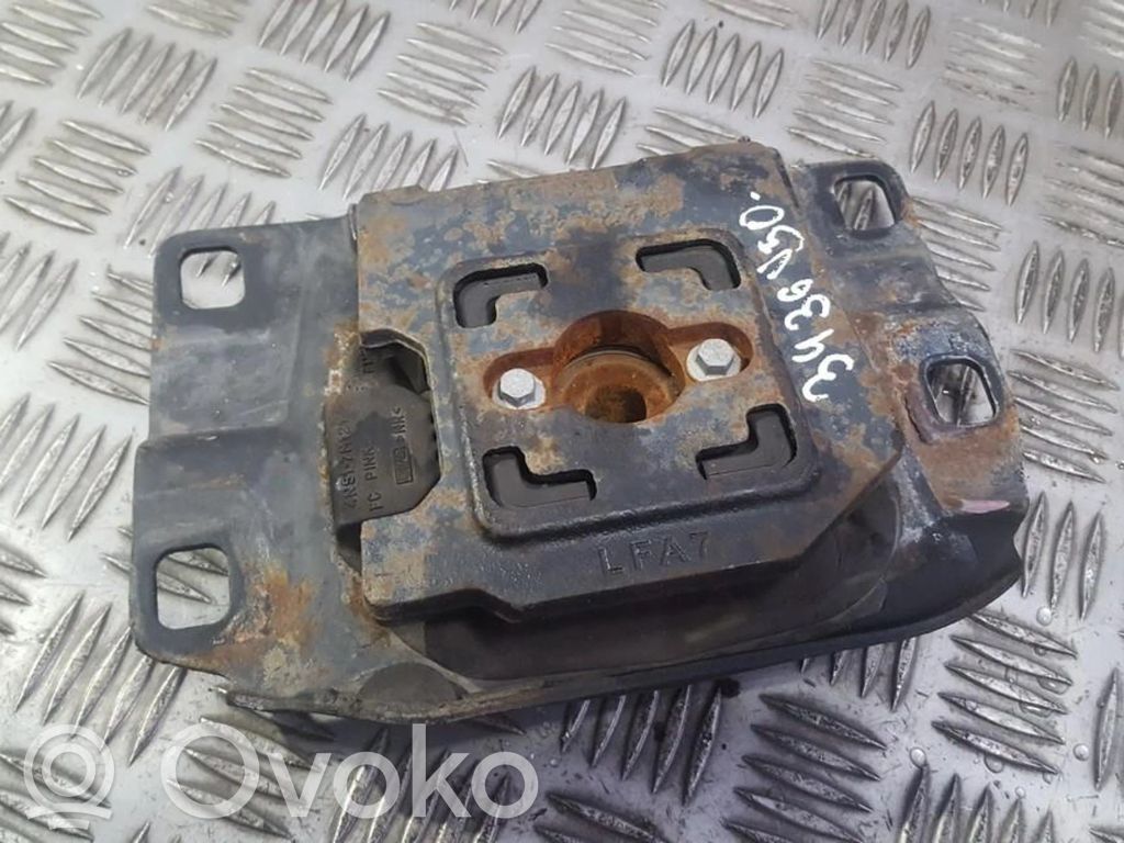 Volvo V50 Engine mount bracket 
