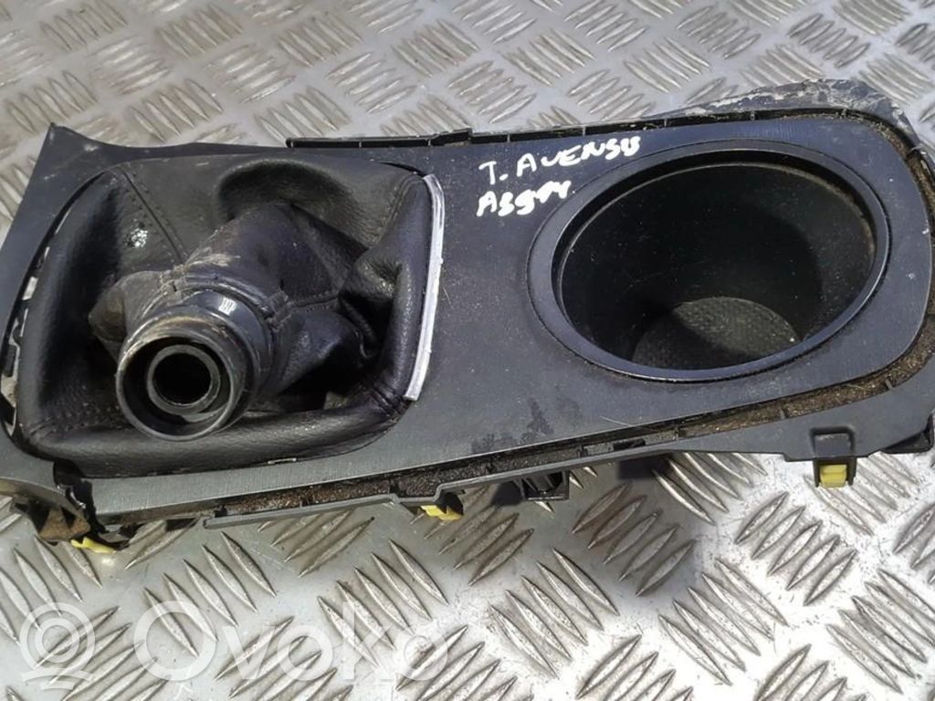 Toyota Avensis T270 Altra parte interiore