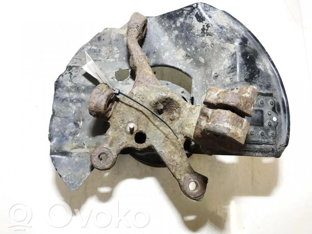 Front wheel hub