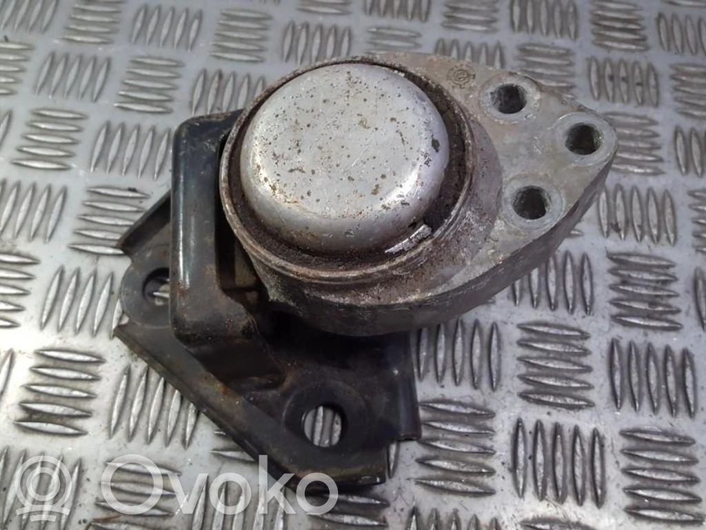 Ford Fusion Engine mount bracket 