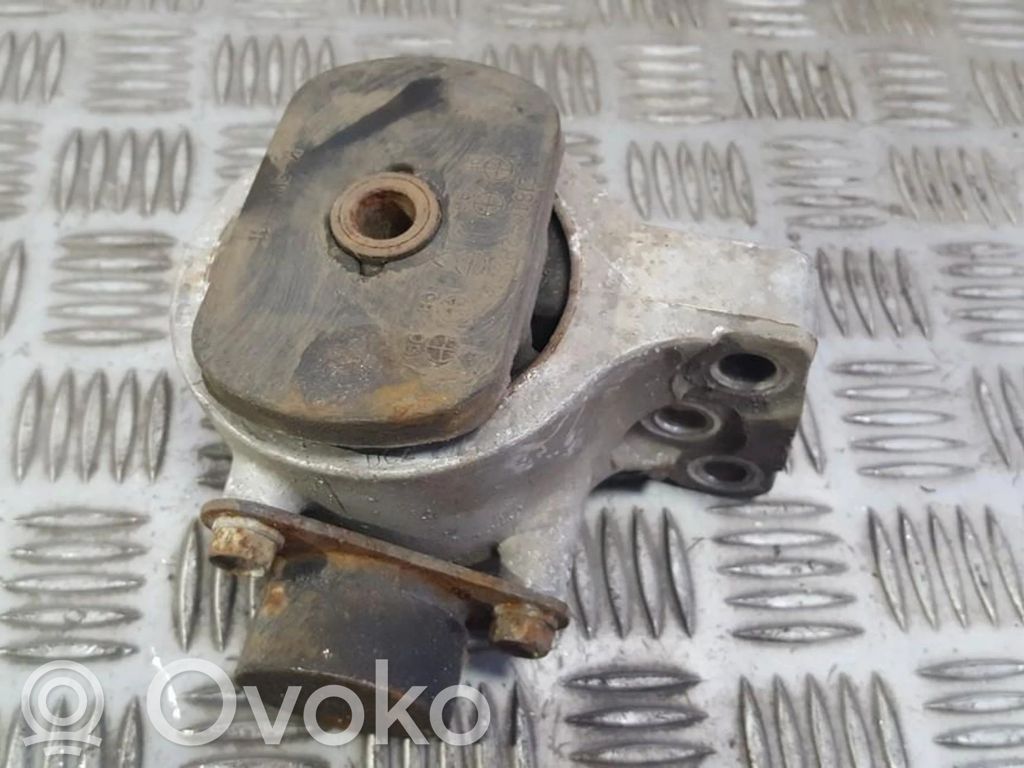 Hyundai Coupe Wspornik / Mocowanie silnika