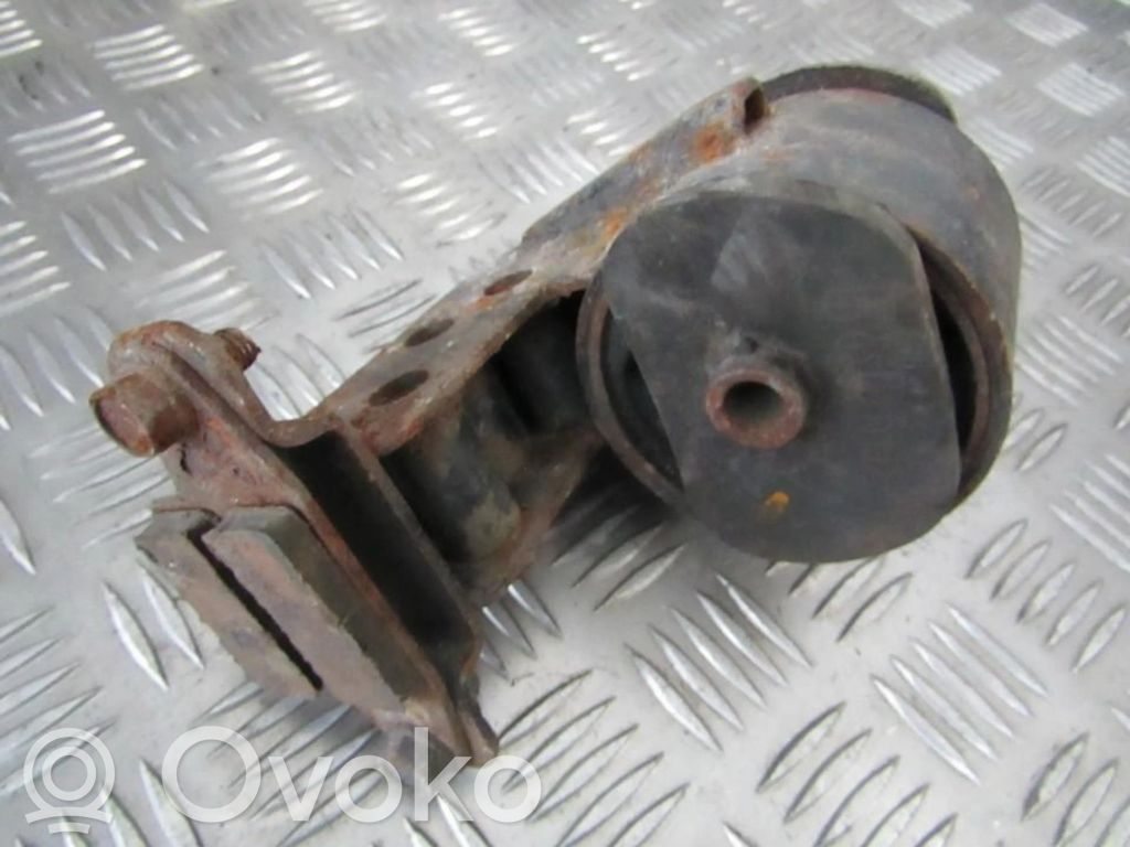 Hyundai Pony Engine mount bracket 
