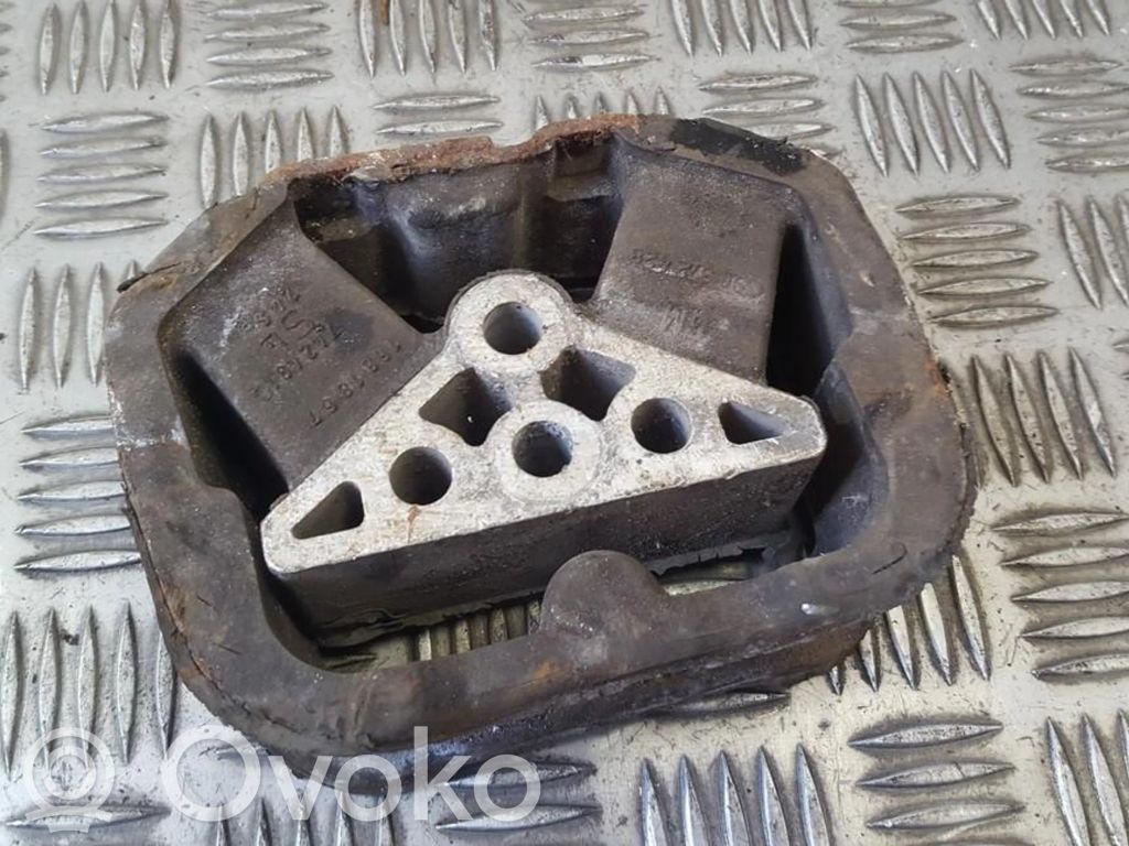 Opel Vectra A Wspornik / Mocowanie silnika 