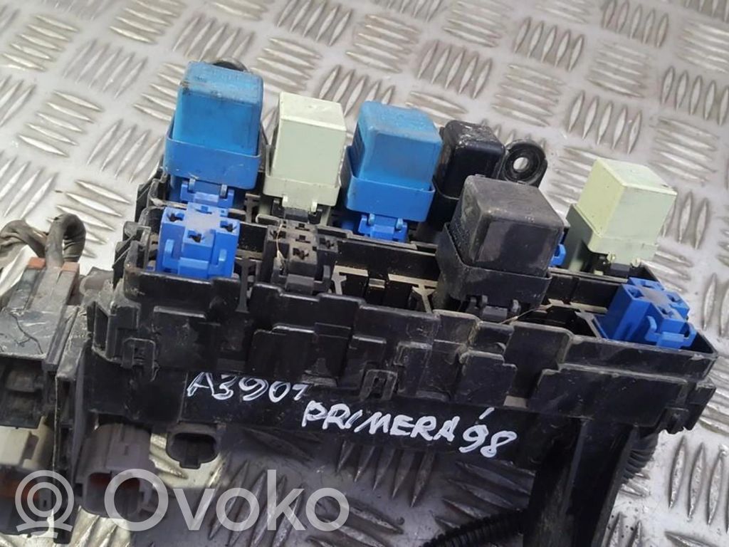 Nissan Primera Set scatola dei fusibili 