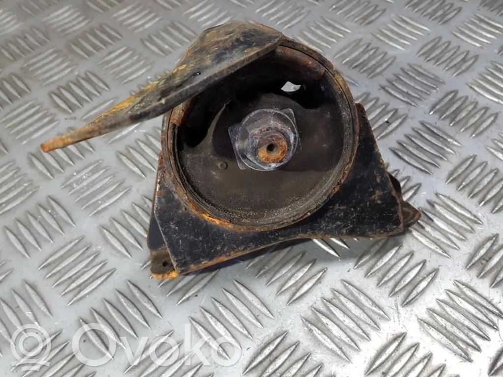 Toyota Carina T190 Moottorin kiinnikekorvake