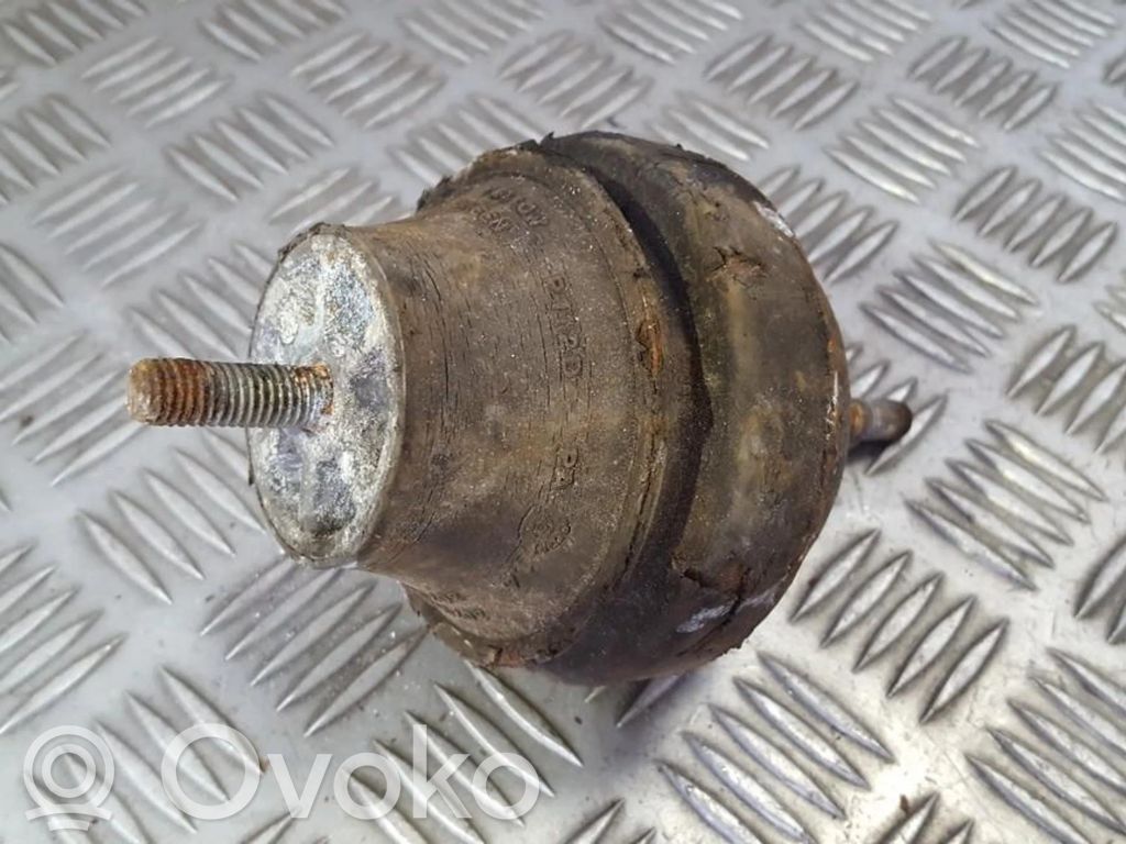Ford Scorpio Engine mount bracket 