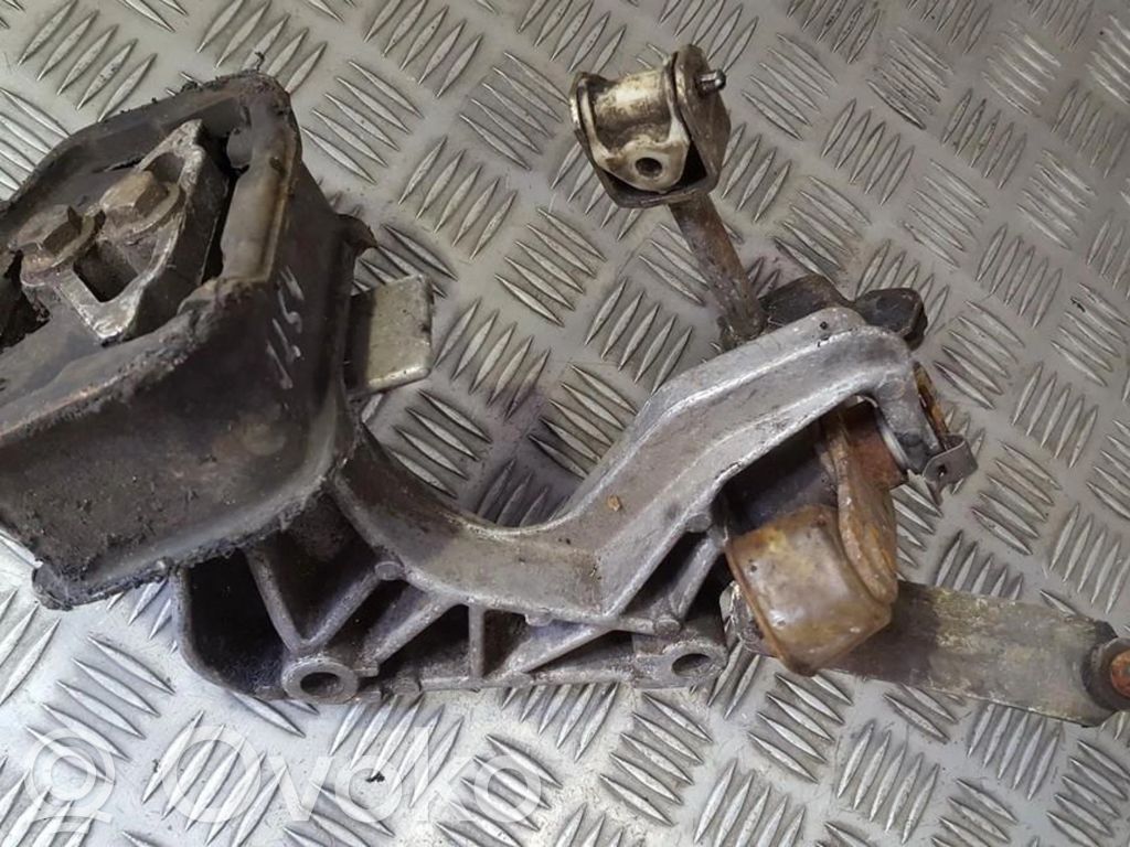 Opel Astra F Engine mount bracket 