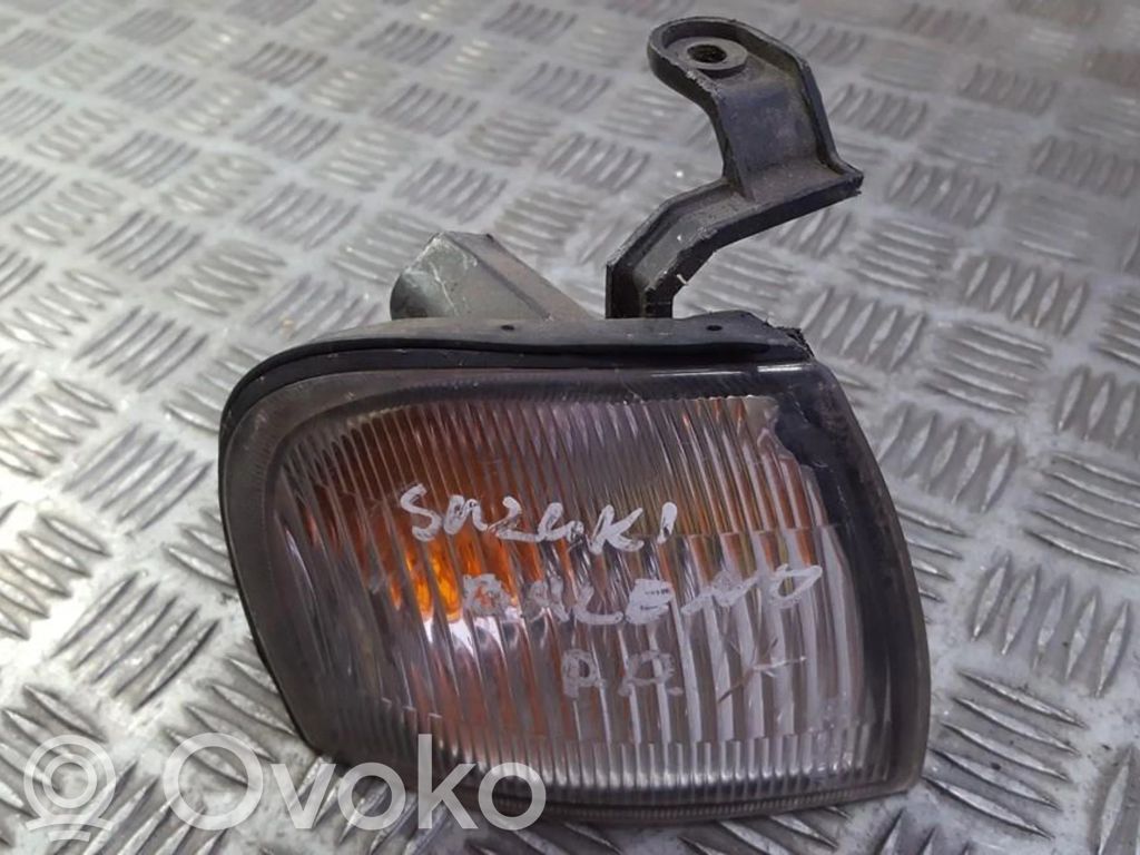 Suzuki Baleno EG Indicatore di direzione anteriore