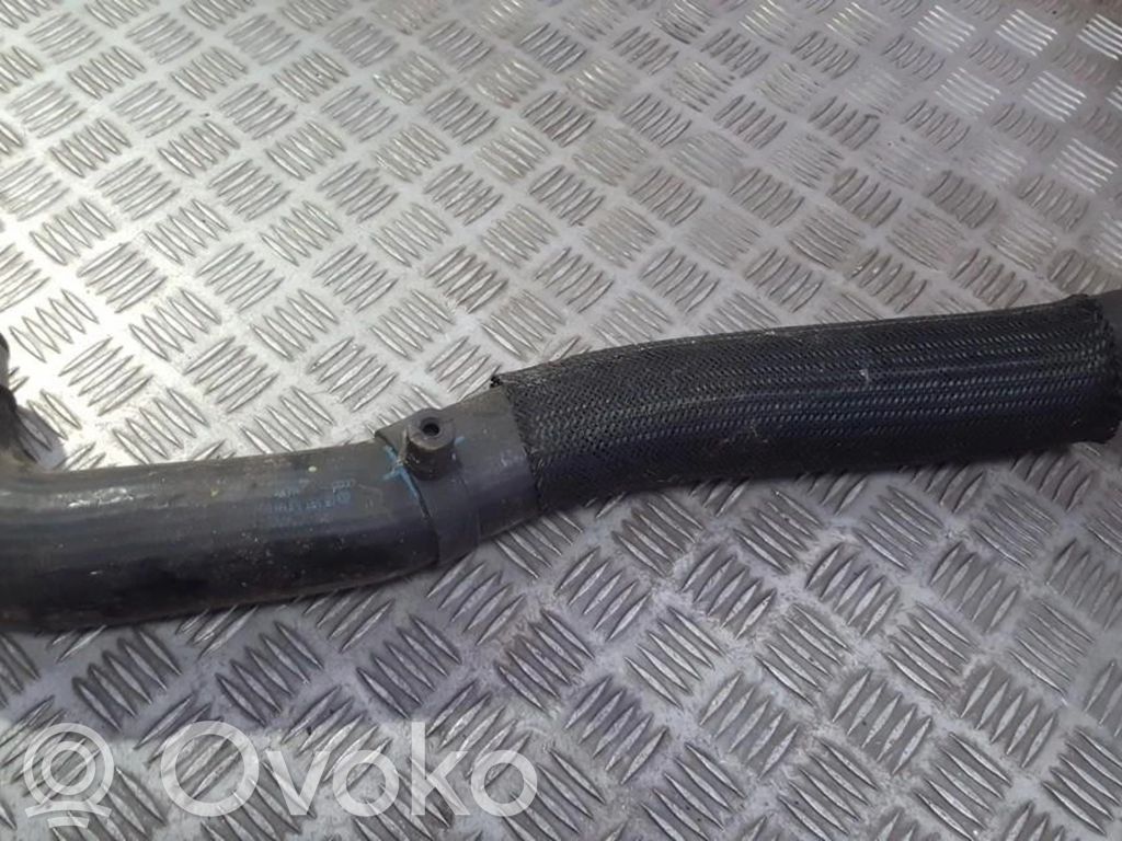 Volkswagen Touareg I Manguera/tubo del intercooler 