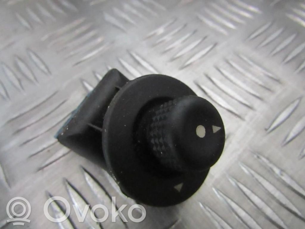 Wing mirror switch   185526,185526
