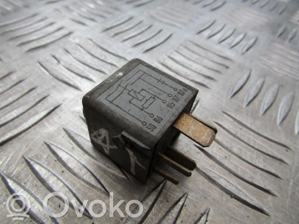 Alte relee   V23134B57X152,V23134B57X152,61361393403,61361393403,61361393403,V23134B57X152,V23134B57X152