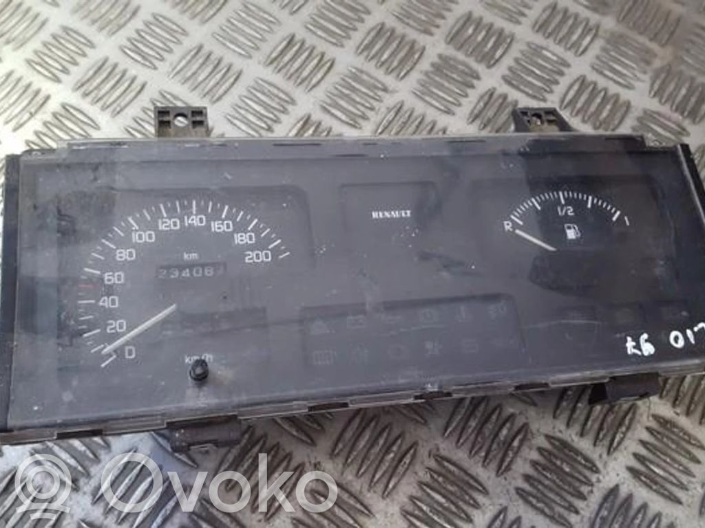 Renault Clio I Velocímetro (tablero de instrumentos) 