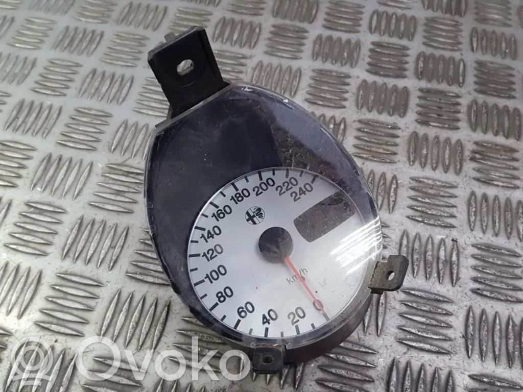 Alfa Romeo 156 Geschwindigkeitsmesser Cockpit 