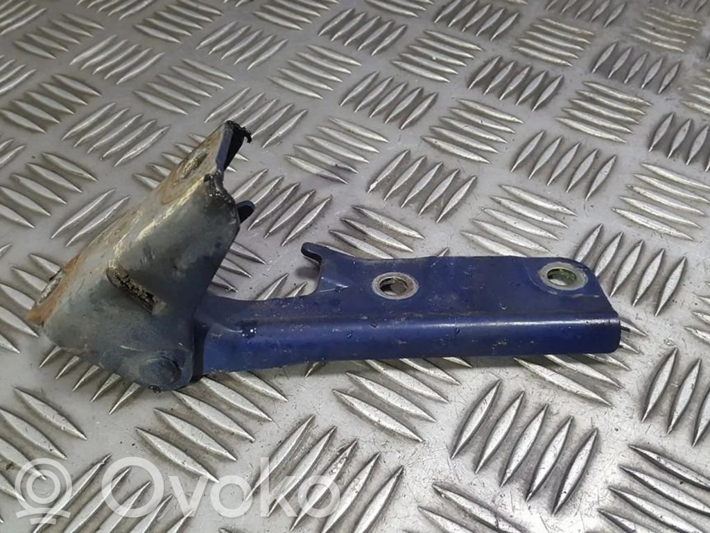 Engine bonnet/hood hinges