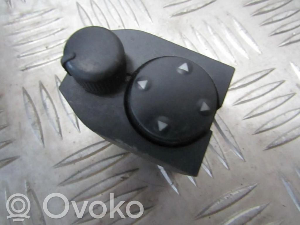 Interruttore specchietto retrovisore   8D0959565,8D0959565