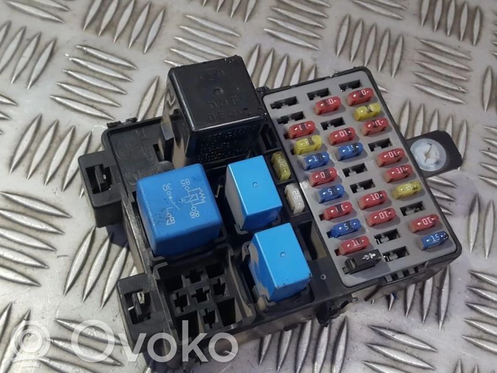KIA Picanto Skrzynka bezpieczników / Komplet 