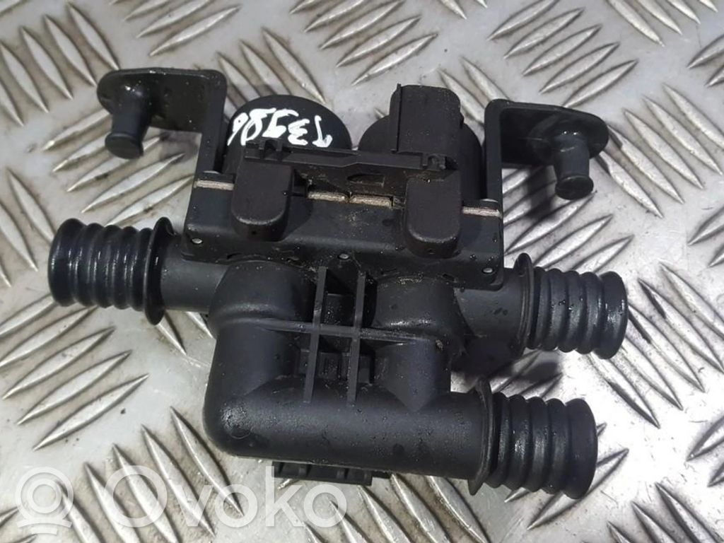 BMW X5 E53 Valvola di regolazione del liquido di raffreddamento e del riscaldatore 