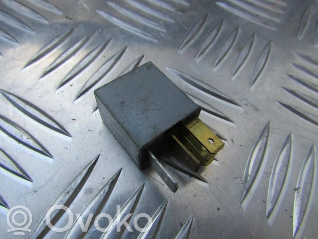 Inne przekaźniki   90414477,90414477