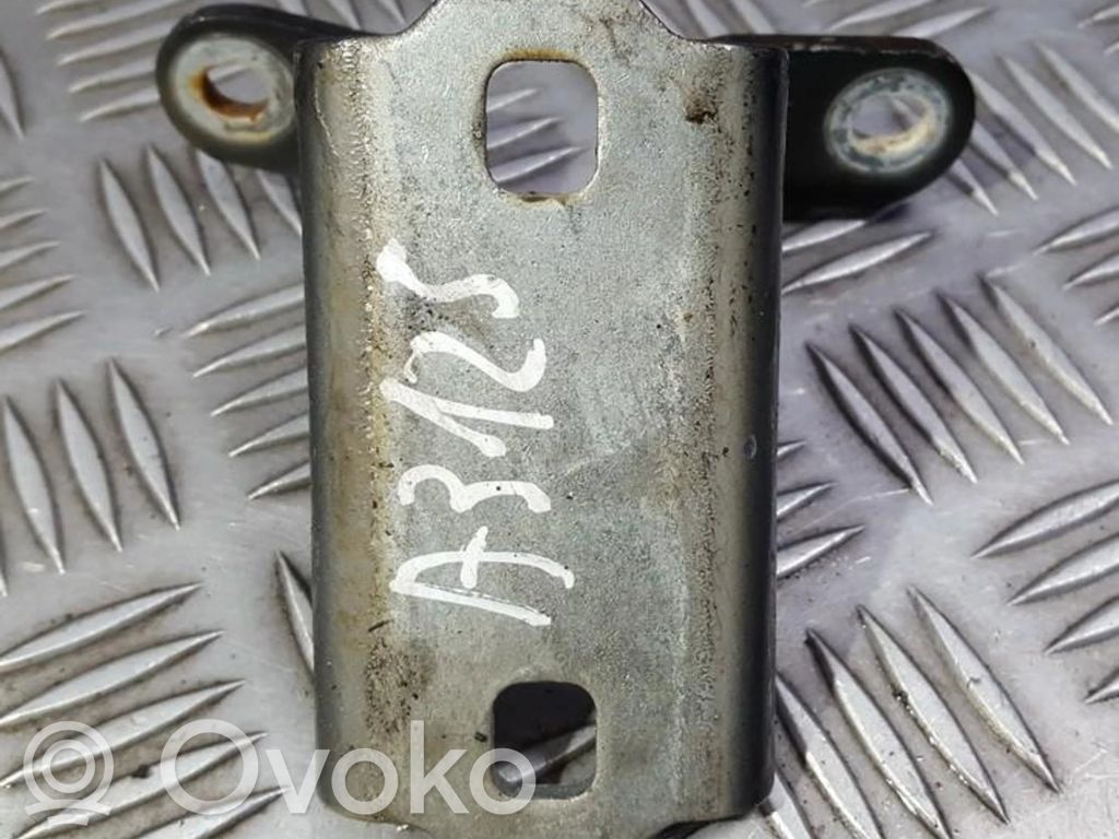 Opel Insignia A Charnière inférieure de porte arrière 
