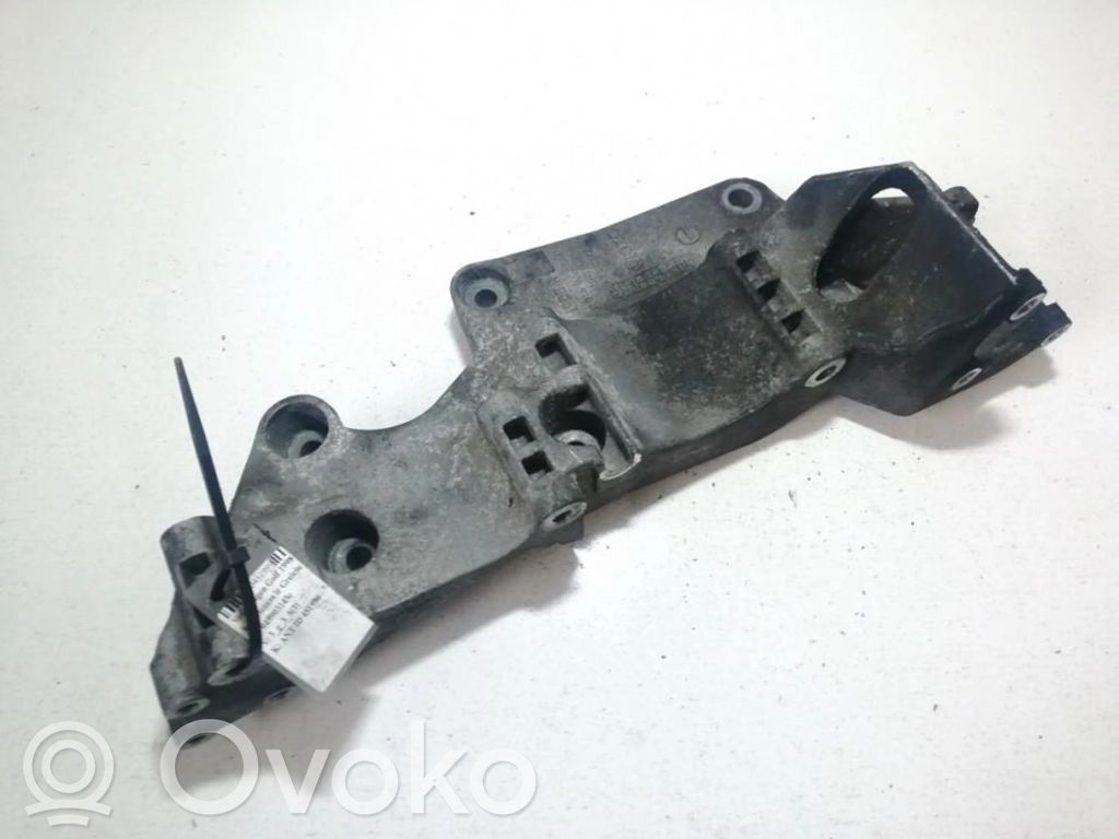 Volkswagen Golf IV Suport motor