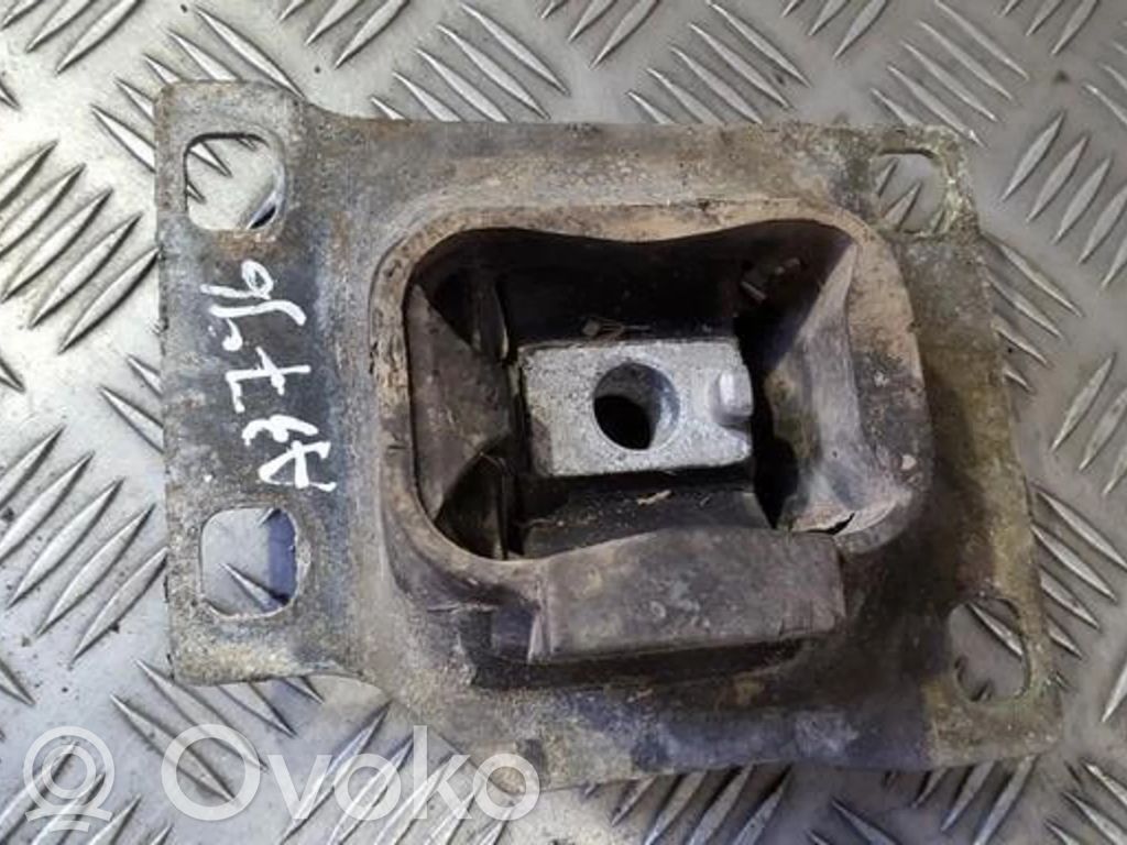Ford Focus Engine mount bracket 