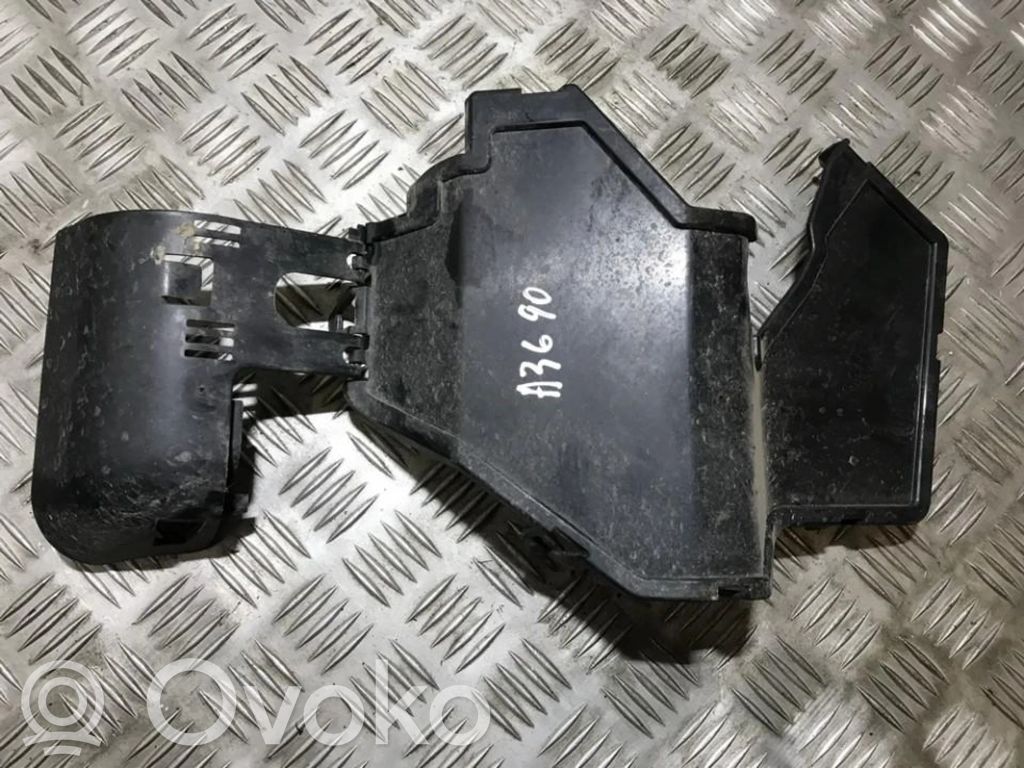 Ford Fiesta Nadkole przednie 