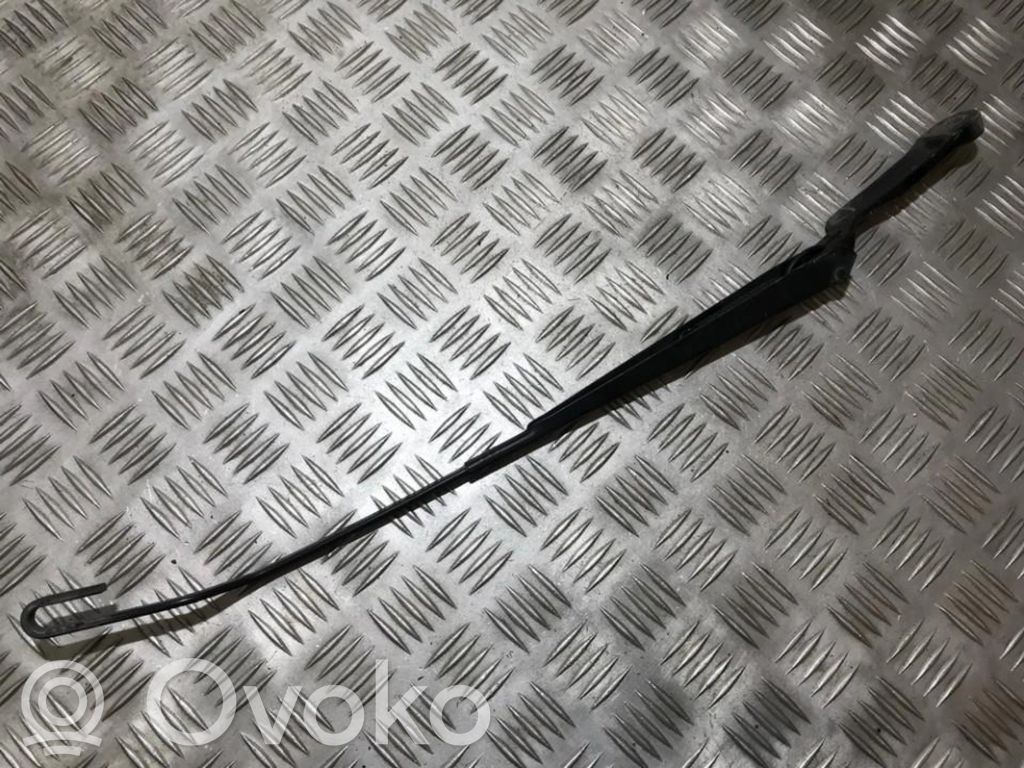 Volkswagen Golf IV Braccio della spazzola tergicristallo anteriore